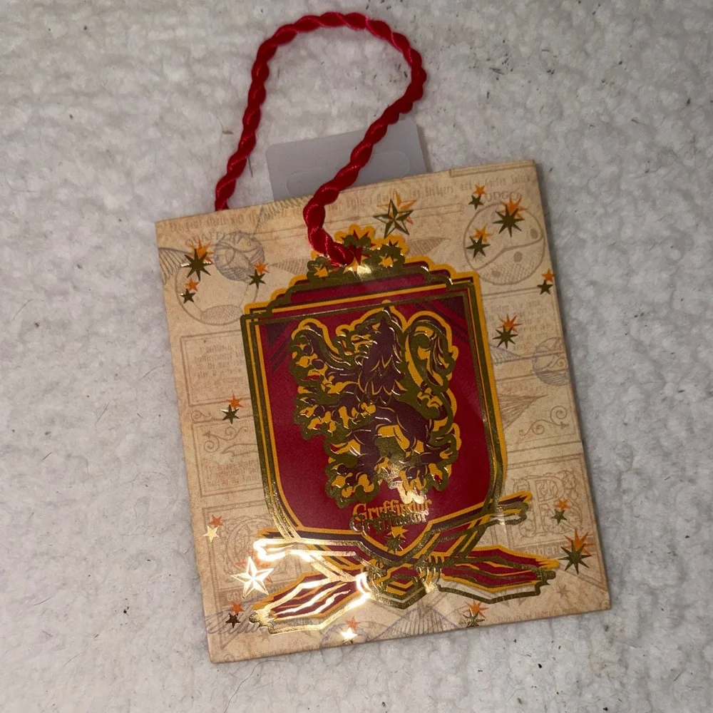 Gryffindor Crest Gift Bag Harry Potter By Hallmark Small‎ 4” x 5”